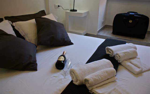 Empire Suites - photo 2