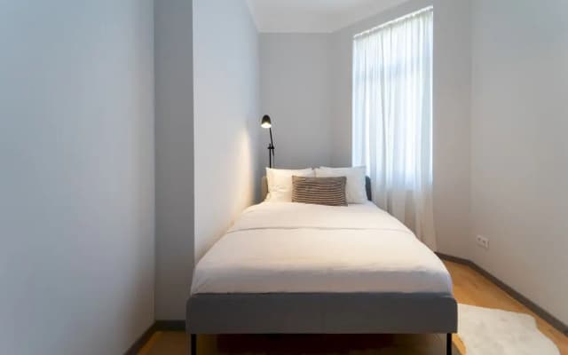 Beautiful and Sunny 2bdr Apartment - photo 4
