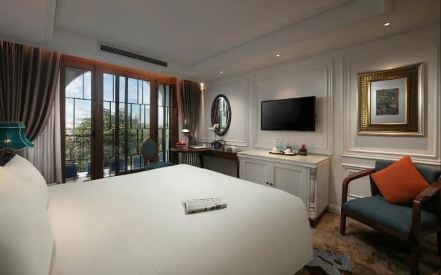 The Oriental Jade Hotel - photo 4