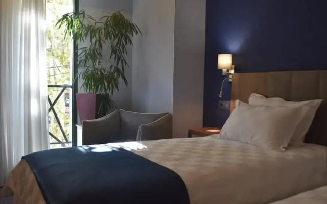 Avenue Hotel Tbilisi - photo 3
