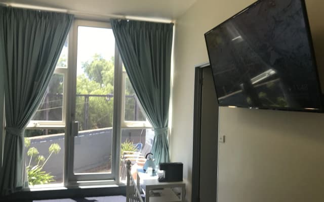 22 Travellers Accommodation - photo 2