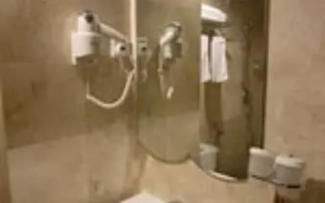 Leisure Inn - photo 5