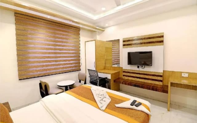 Orange Snapper Hotel - photo 5