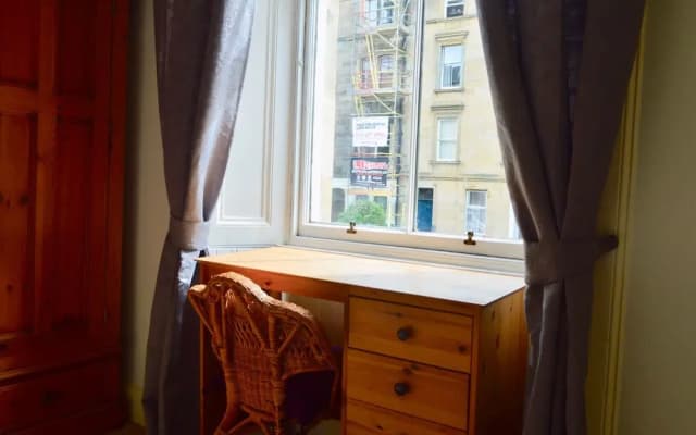 Central 2 Bedroom Flat - photo 4