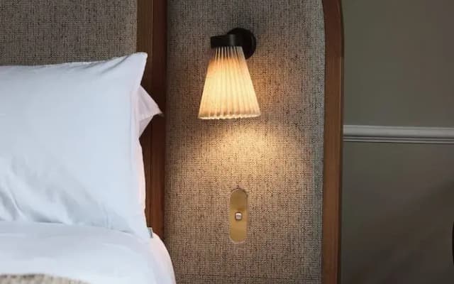 Empire Hotel - photo 2