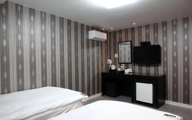 Ekonomy Hotel - photo 5