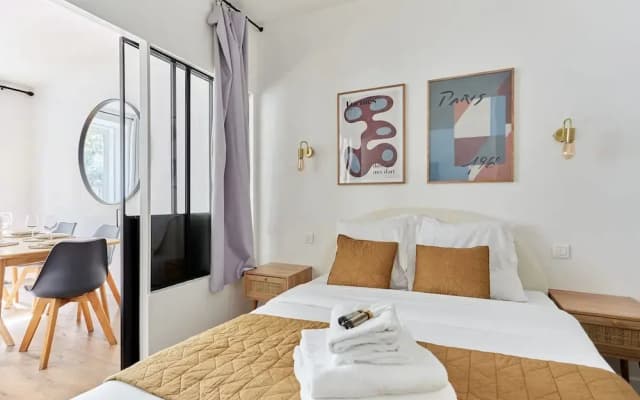 Apartment 2 Bedrooms Center of Paris - photo 3