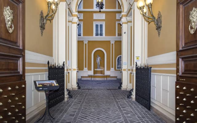 Inn Rome Rooms & Suites - photo 2