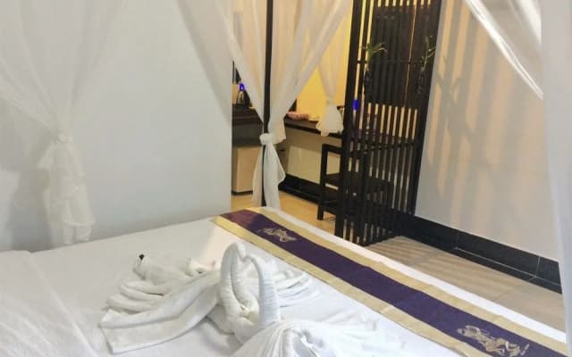 Huylin Angkor Boutique - photo 3
