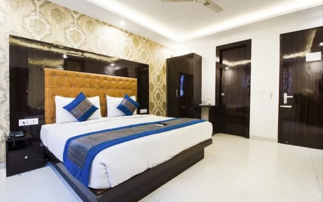 Hotel Iconic Plaza - photo 3