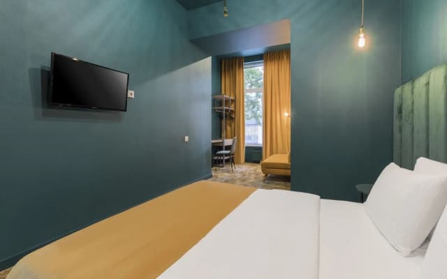 HB Freeze Inn Hotel - photo 3