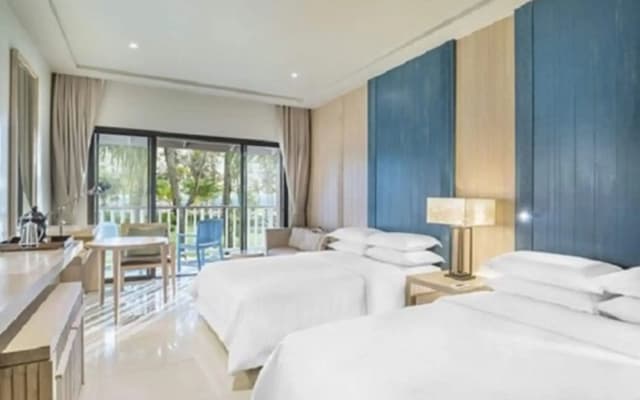 Dusit Thani Krabi Beach Resort Hotel - photo 4