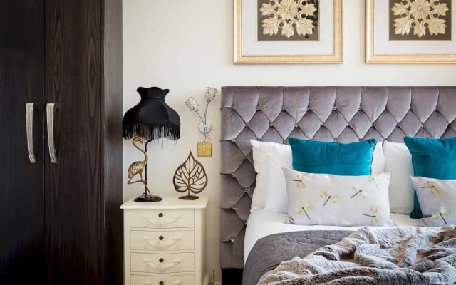 Designer 2-bed 2-bath Behind Selfridges - photo 3