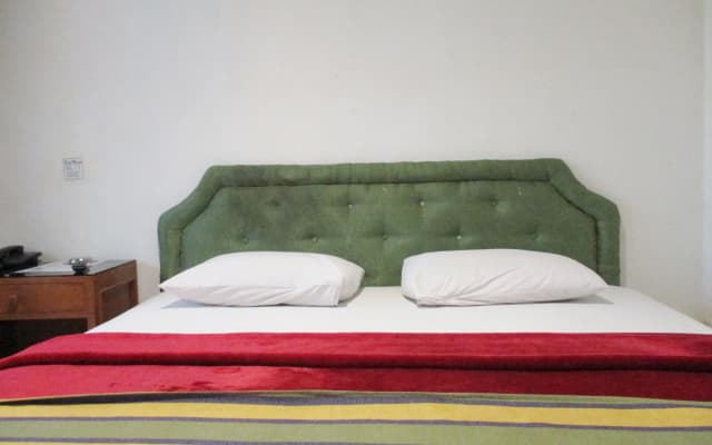Hotel Maxim Kwitang Jakarta - photo 3