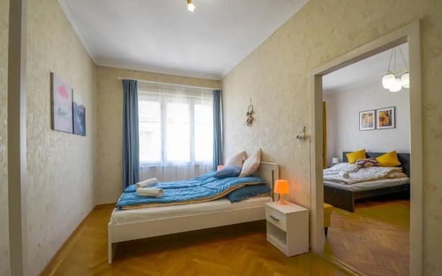 Lónyay Gellert View 2BR - photo 3
