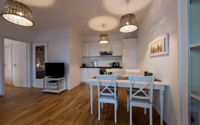 Beautiful Home - Garden Apartment - photo 3