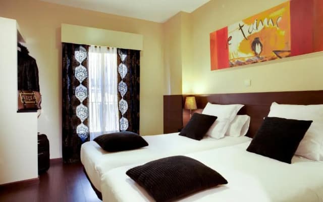 THC Tirso Molina Hostel - photo 5