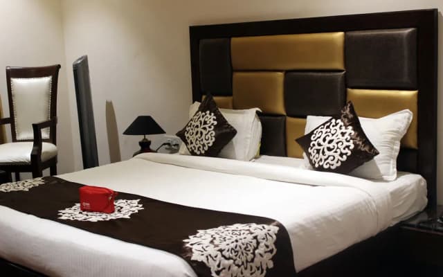OYO 550 Hotel Aura Grand Residency - photo 5