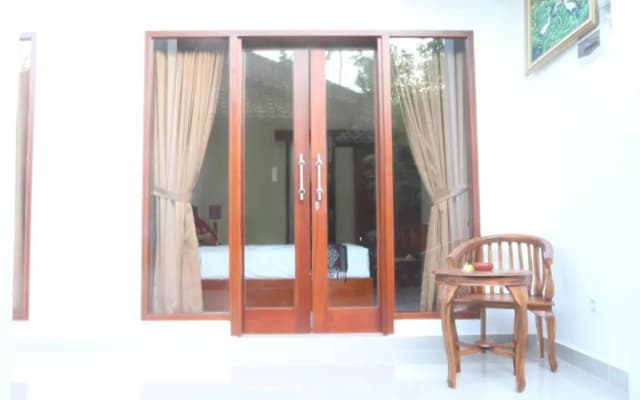 Sekar Waru Homestay - photo 4