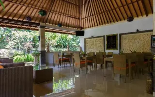 White House Central Ubud - photo 2