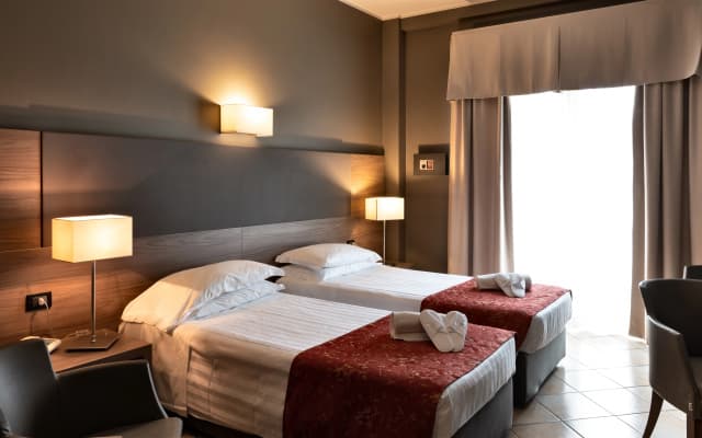 Hotel Sunflower - photo 5