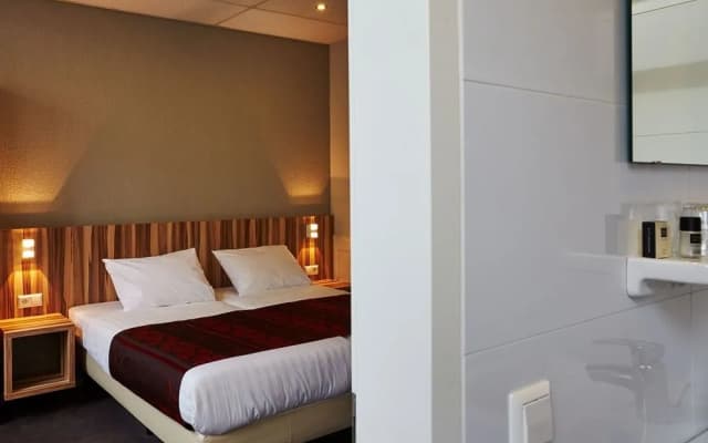 Asterisk Hotel - photo 2