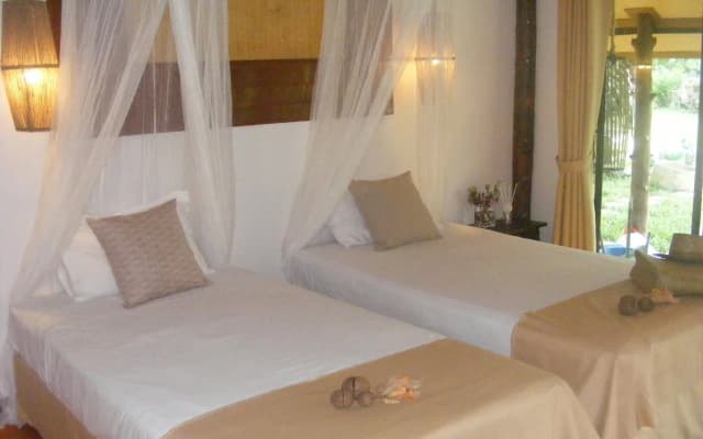 J2B Beach Bungalows - photo 4