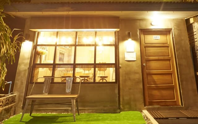 The Local Surasak Hostel - photo 3