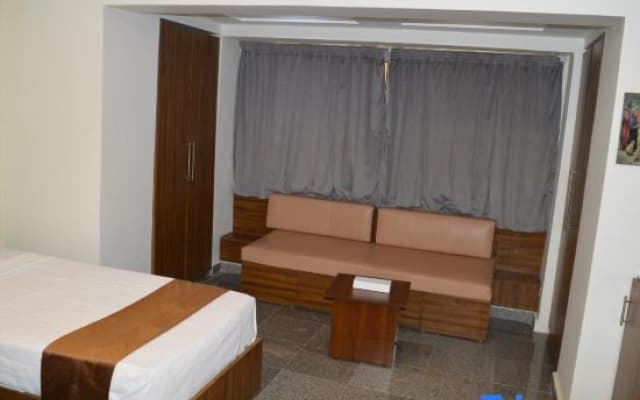 Royal Inn Residence - photo 3