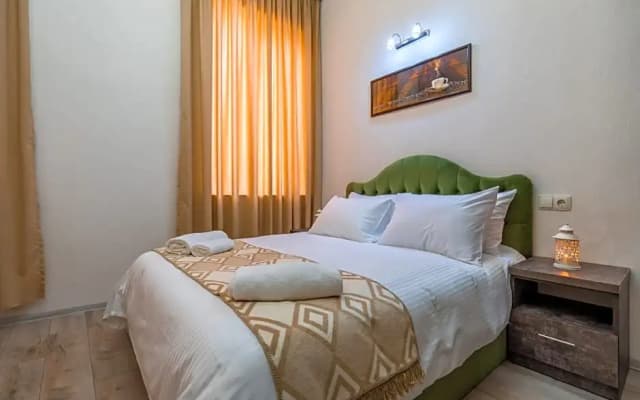 Golden Light Hotel - photo 3