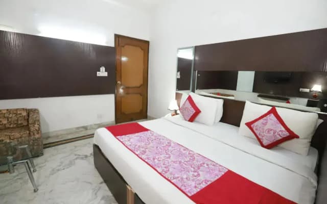 Hotel Shiv Shankara - photo 3