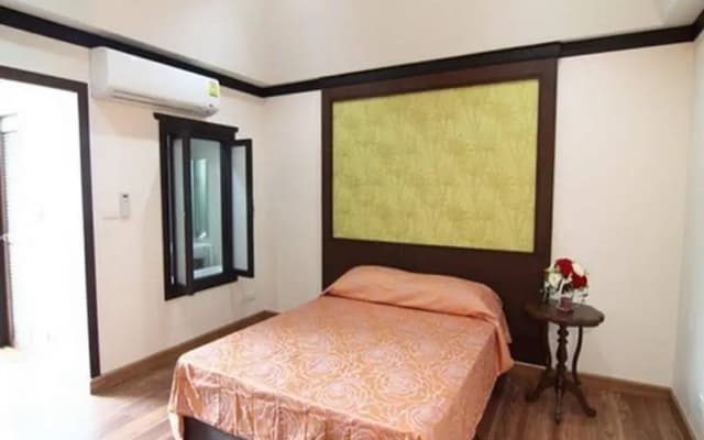 The Liu Executive Apartment - photo 4