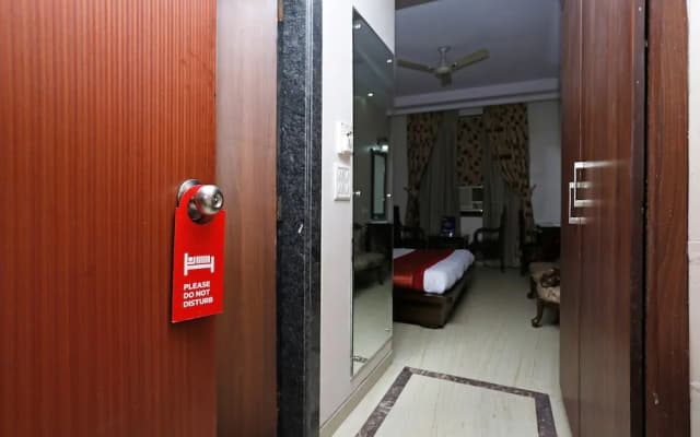 OYO 5401 Hotel Mid Town - photo 2