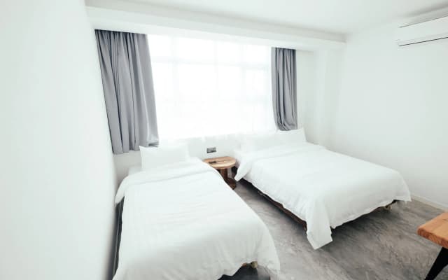 White Loft Hotel - photo 4
