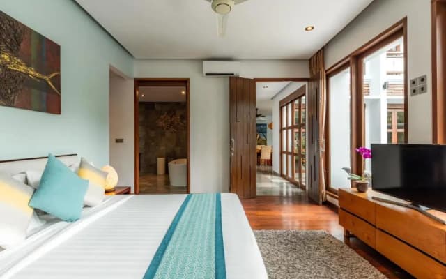 Mary's Beach 4 BR Villa - photo 4