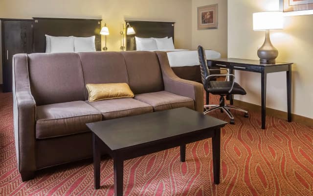 Comfort Inn & Suites LaGuardia Airport - photo 3