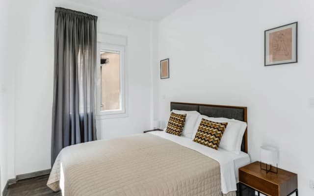 Sanders Center - Cozy Studio Apt With Balcony - photo 2