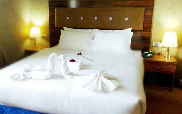 View Lake Hotel - photo 3