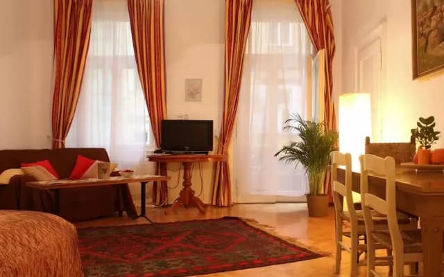 Bohemia Antique Apartment - photo 3