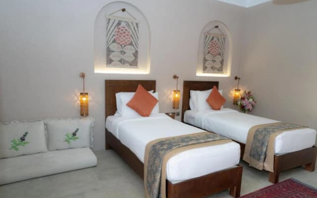 Al Rayaheen Retreat by Sharjah Collection Hotel - photo 4
