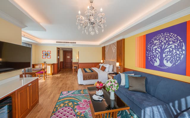 Empress Premier Hotel - photo 2