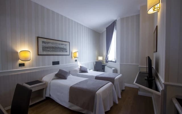 Hotel Flora - photo 3
