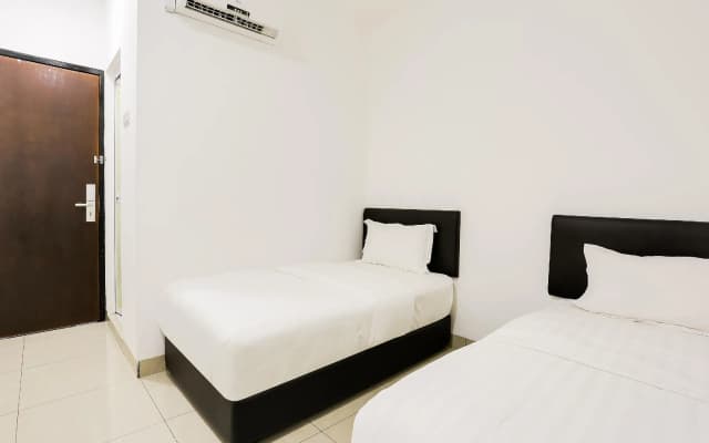 Super OYO 89495 Rich Hotel - photo 3