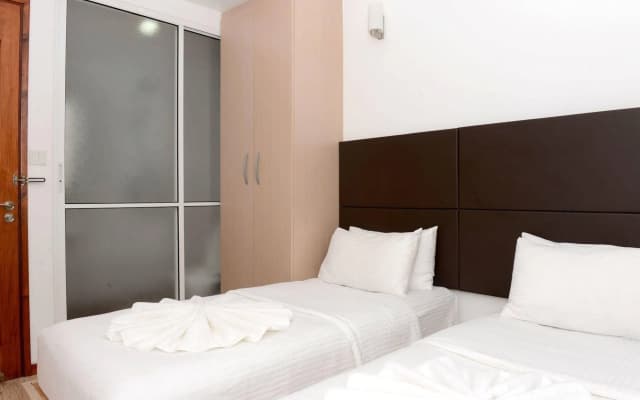 Express Inn - photo 5