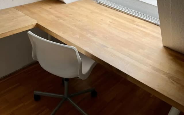 Dachgeschosswohnung mit kostenlosem Parkplatz ! - photo 3