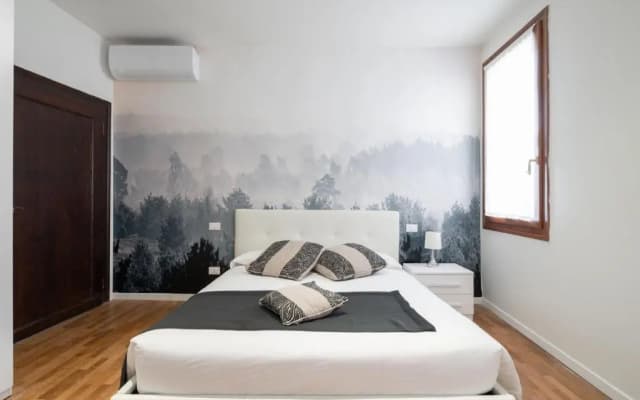 Apartments in San Marco with Canal View - photo 2