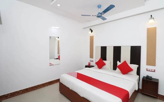 OYO 29952 D Comfort Residency - photo 4