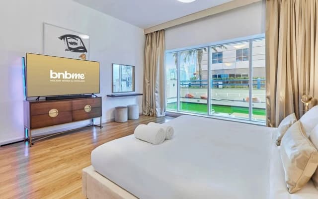 bnbme - Emirates Crown - 2BR & Maid Room - photo 5