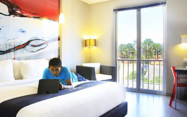 Loft Legian Hotel - photo 2