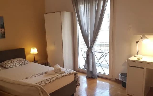 Petrol Apartment- Athens Center, 4 BD, 1 BATH - photo 5